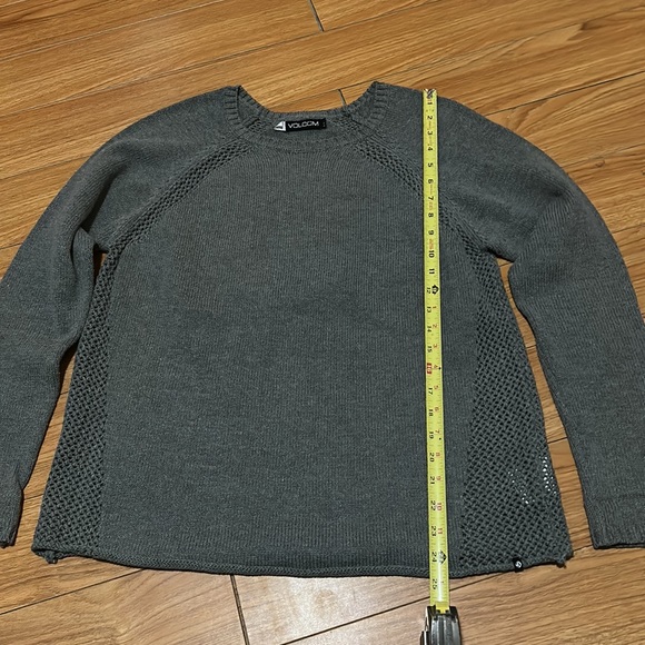 Volcom Sweater - Picture 2 of 6